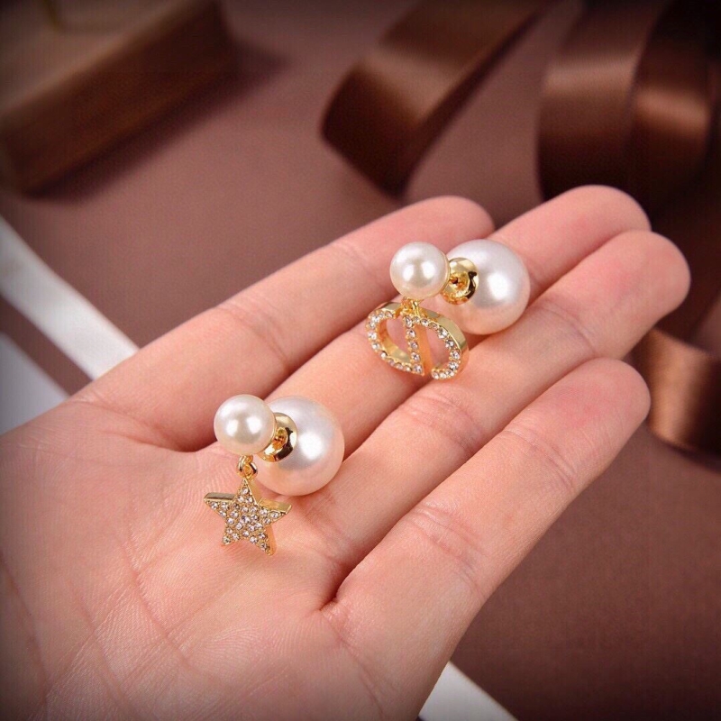 chr1st1an D10r earrings